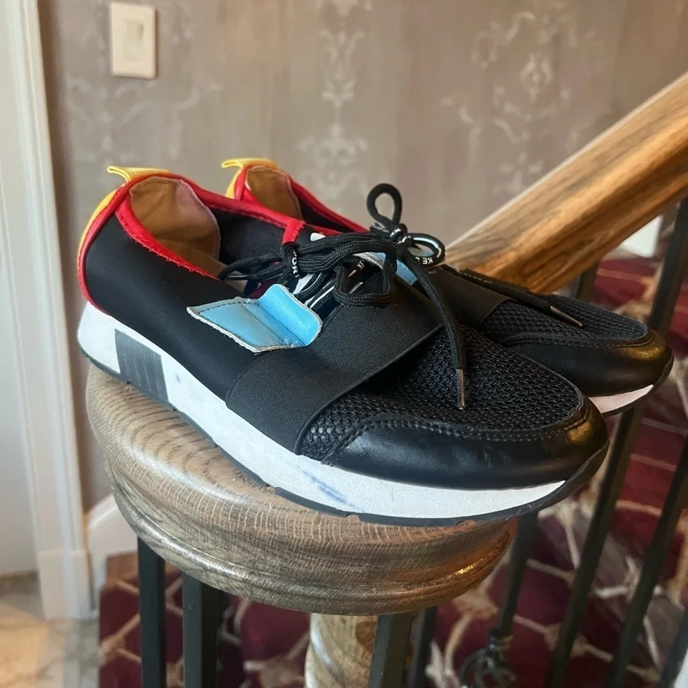 - Weeboo sneakers boys 7. Very good condition. Black blue red. Yellow water shoe
